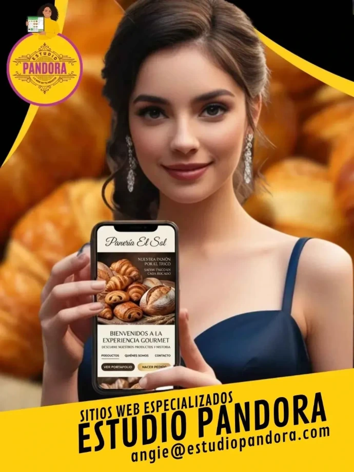 Una mujer sonriente sostiene un teléfono inteligente que muestra el sitio web optimizado para móviles de "Panadería El Sol", destacando un diseño especializado de Estudio Pandora con fotos de cuernitos y pan gourmet.