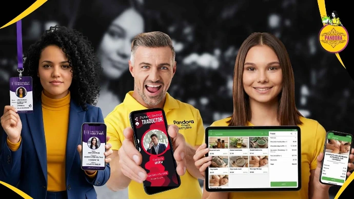 Tres jóvenes sonrientes muestran soluciones tecnológicas de Estudio Pandora, incluyendo una credencial universitaria física con chip NFC, una vCard digital para traductor en un teléfono inteligente y un catálogo interactivo de spa en una tableta.