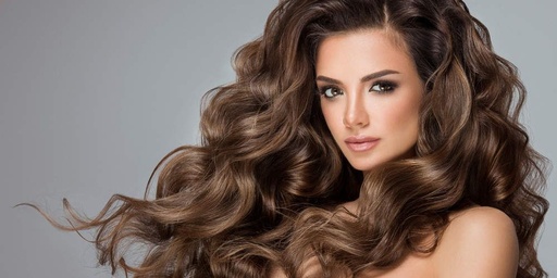 Peinado con ondas de gran volumen en Keni Beauty Salon